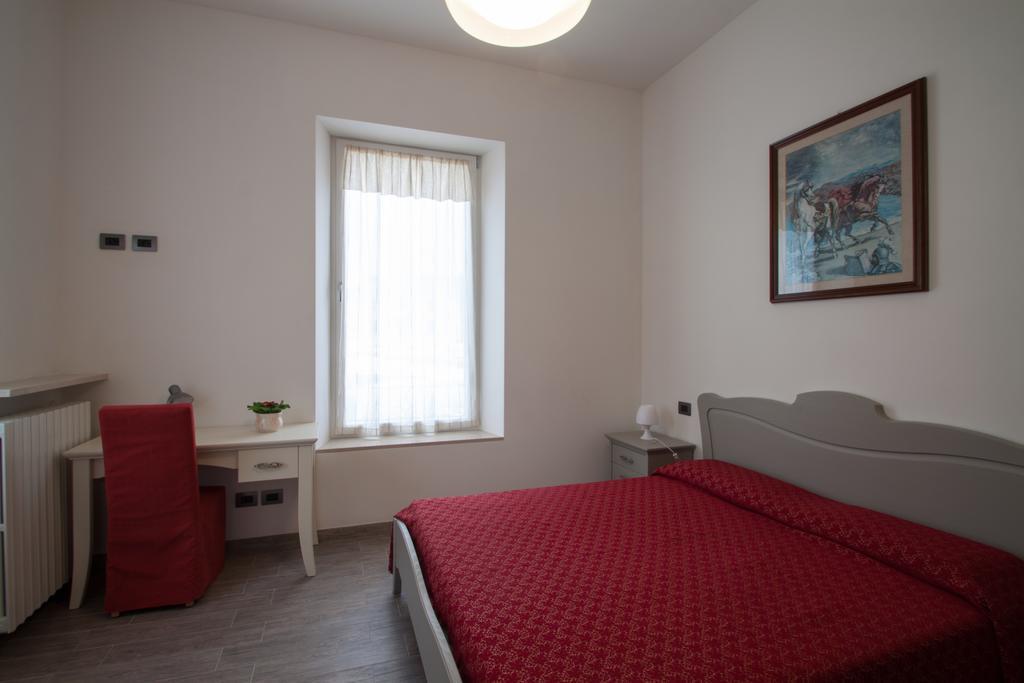 Palazzo Di Primavera Guest House Caprino Veronese Room photo